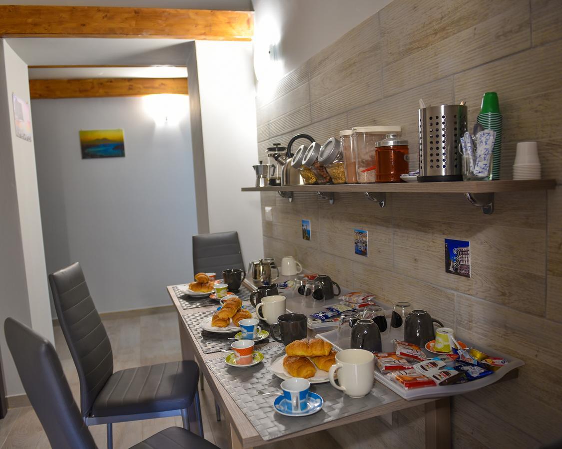 Famigi Bed & Breakfast Naples Luaran gambar